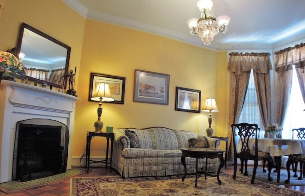 Wilson House Bed & Breakfast Балтимор Экстерьер фото